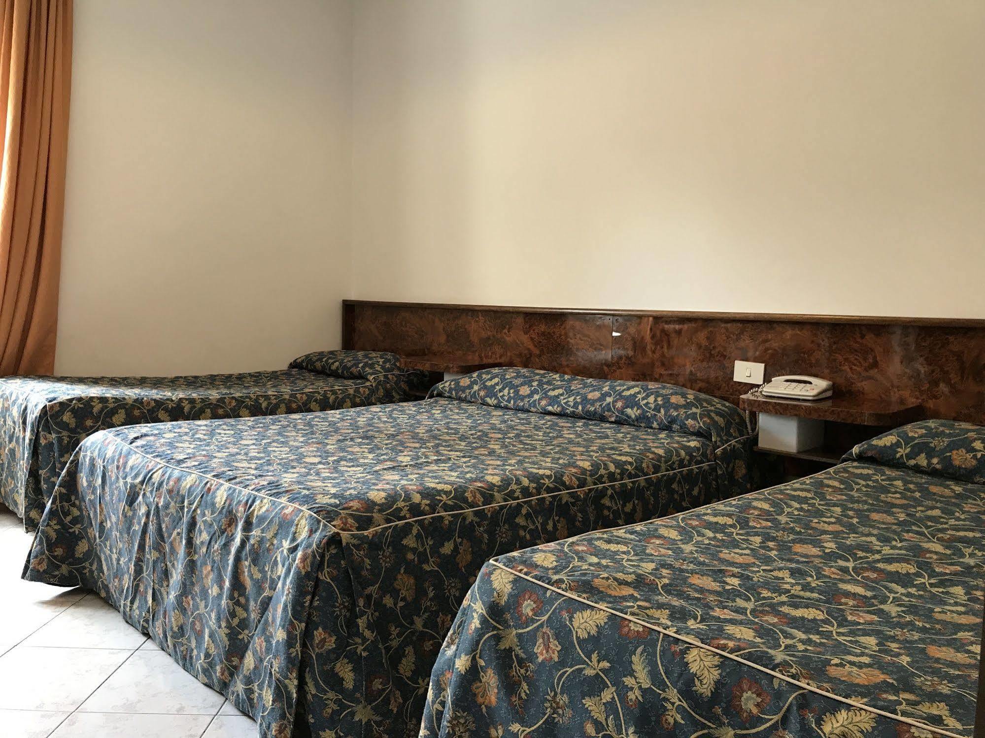Hotel Tasso Camigliatello Silano Buitenkant foto