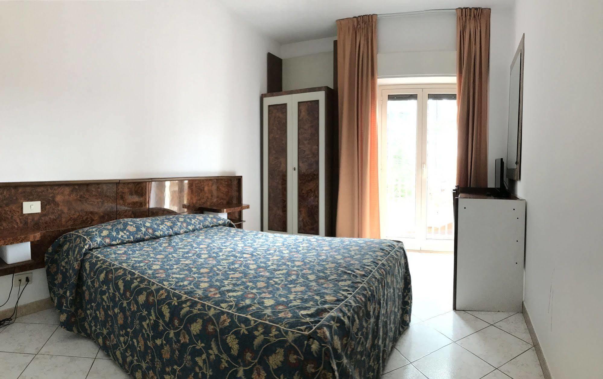 Hotel Tasso Camigliatello Silano Buitenkant foto
