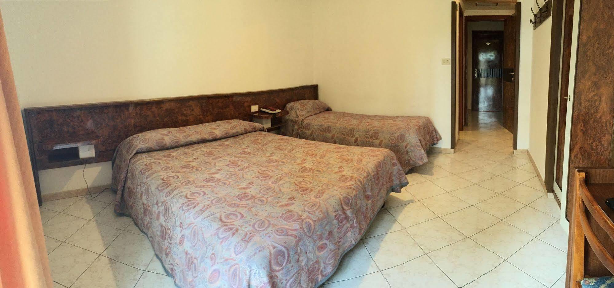 Hotel Tasso Camigliatello Silano Buitenkant foto