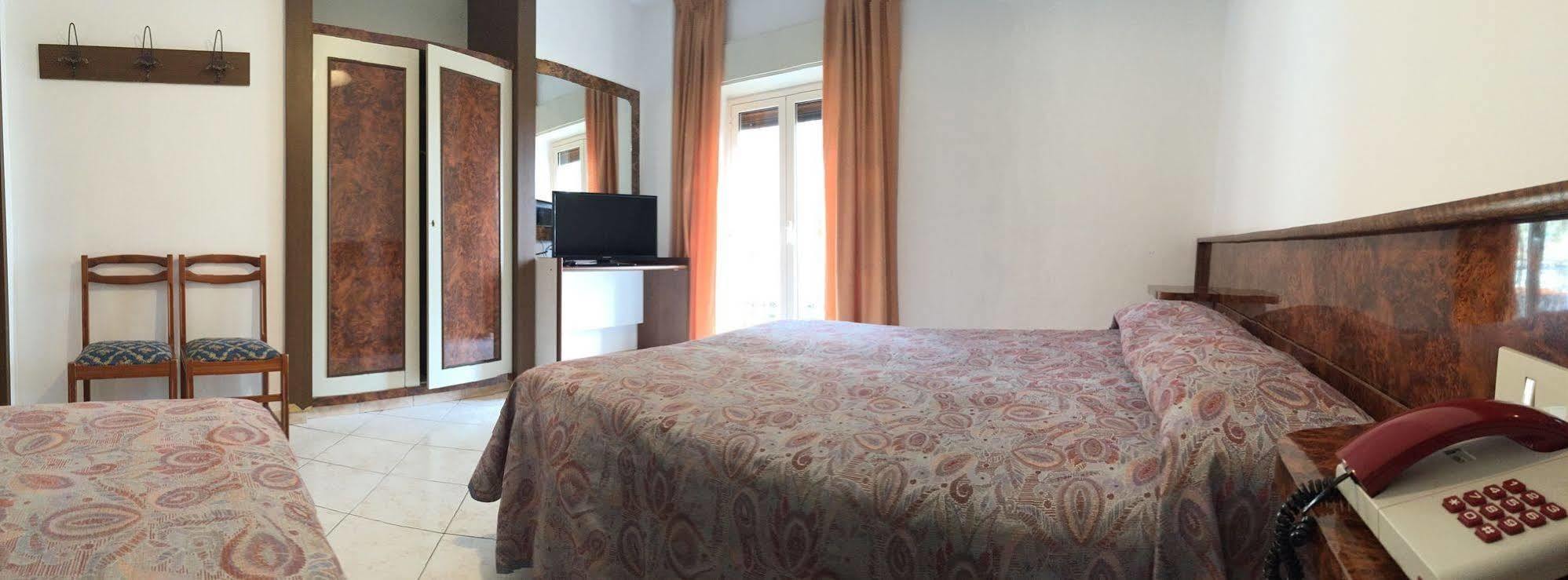 Hotel Tasso Camigliatello Silano Buitenkant foto
