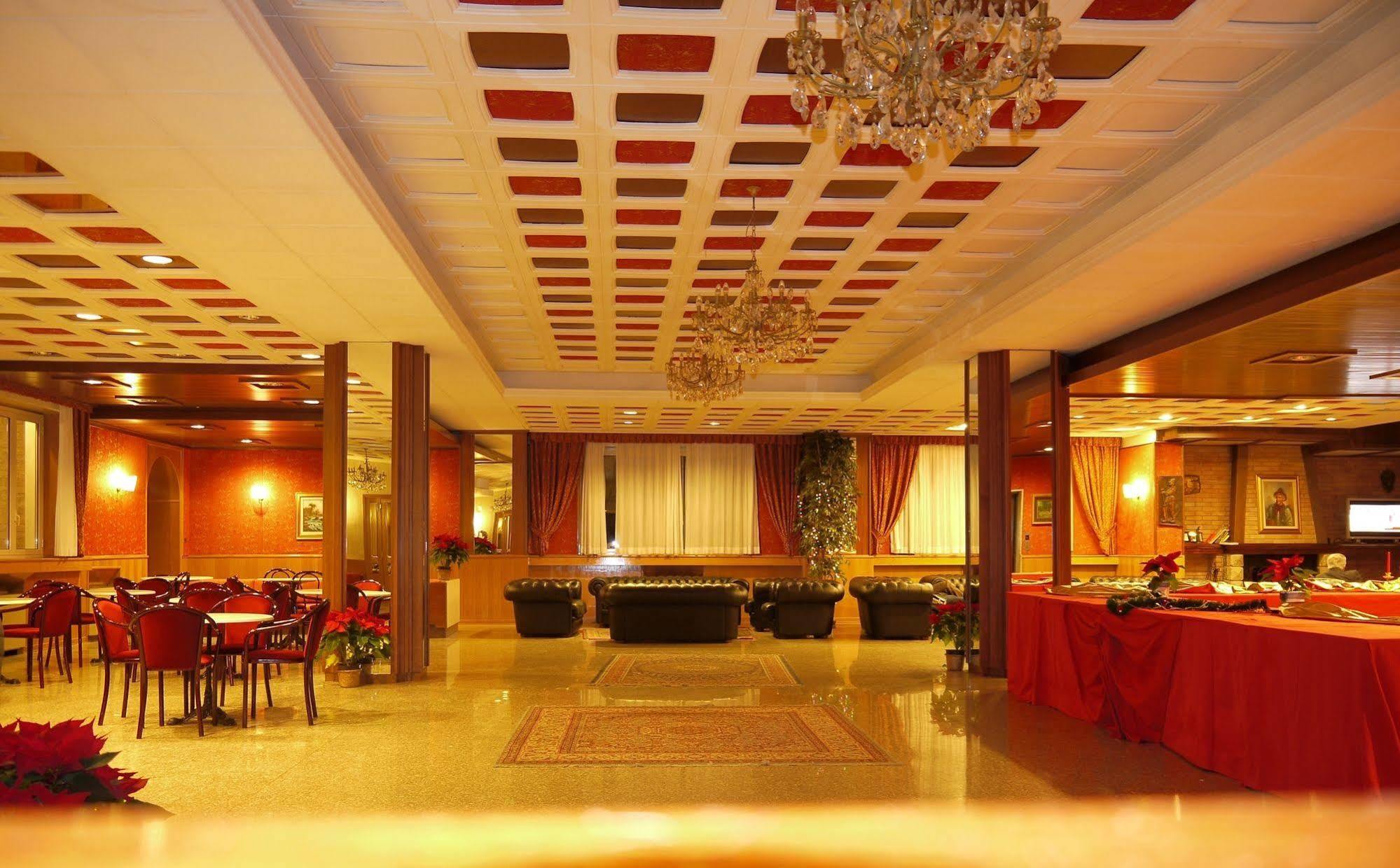 Hotel Tasso Camigliatello Silano Buitenkant foto